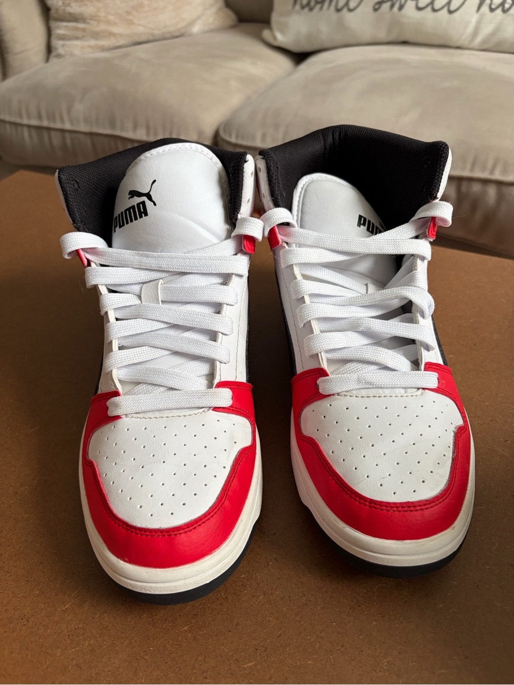 Puma White & Red Low-Top Sneakers with Black Collar